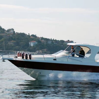 UBI 118 customized 10.90M Family Motor Yacht with Aluminum Hull and Outboard Engine for Water Adventures 8 people